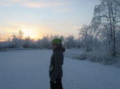Sonnenuntergang um 14 Uhr in Lappland