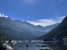 Wandern in den Rocky Mountains (Mills Lake, CO)