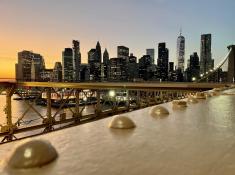 Aussicht von der Brooklyn Bridge auf den Financial District (NYC, NY)