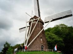 Typisch Niederländisch: Windmühlen